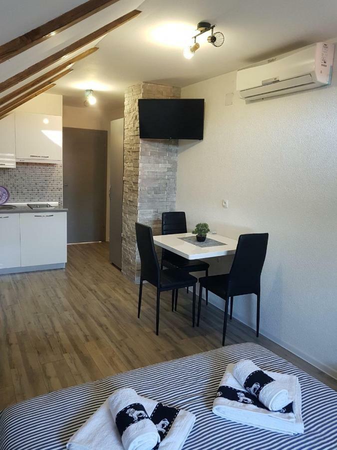 Studio Apartmani Patricia Смолянац Экстерьер фото